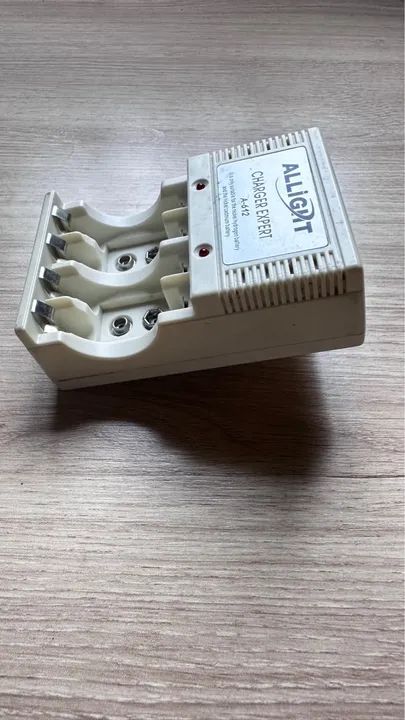 Carregador Pilhas Aa/aaa 4 Slots Eficiente Bivolt Oferta - Foto 2