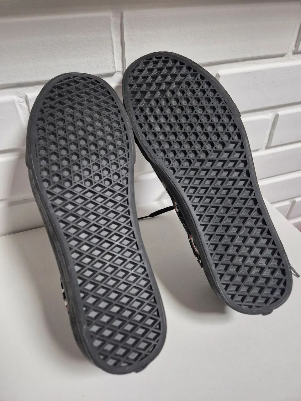 Tênis Vans off the wall Preto com Estampa de Morcego - Foto 2