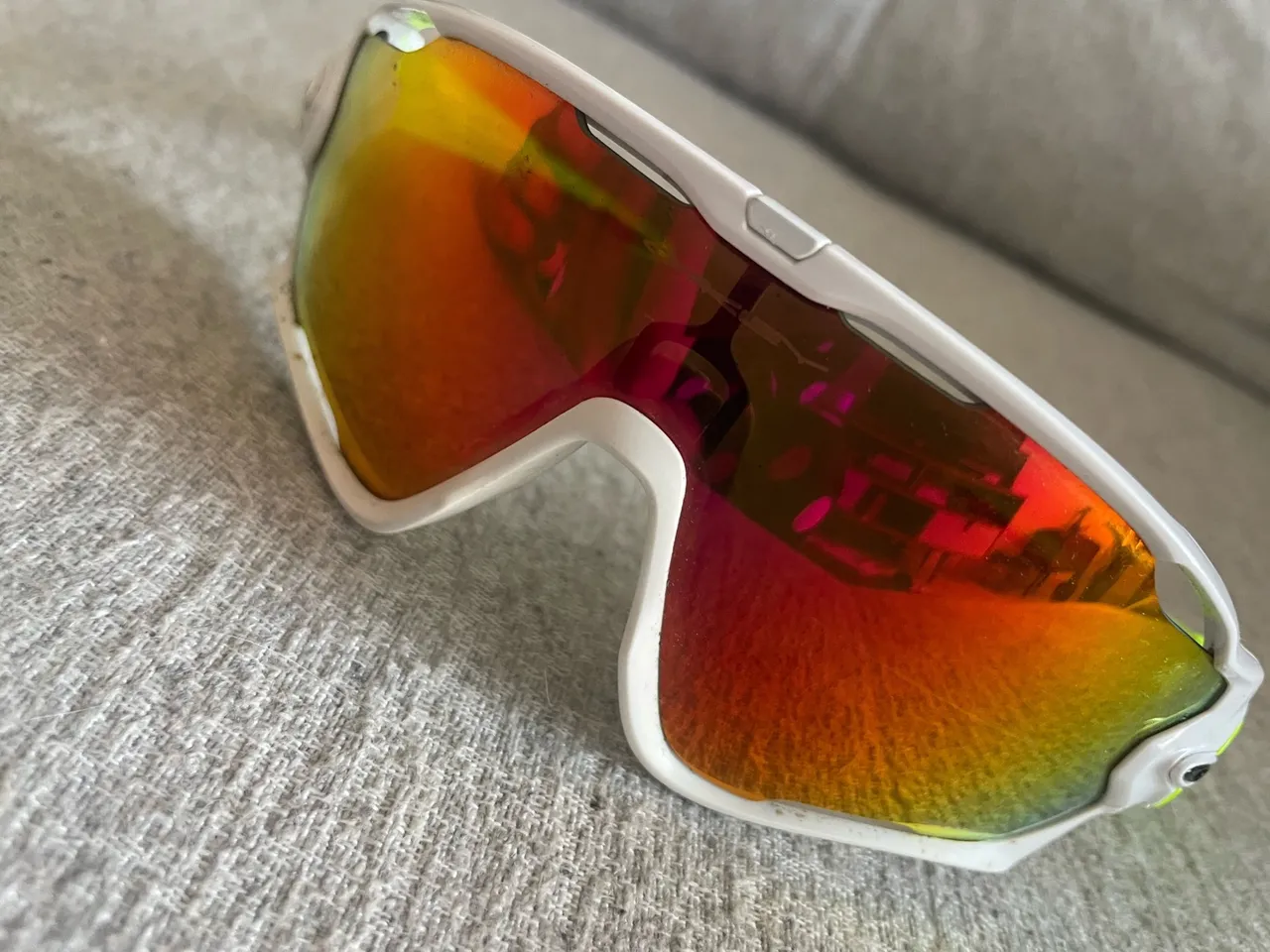 Óculos Esportivos com Lentes Espelhadas OAKLEY