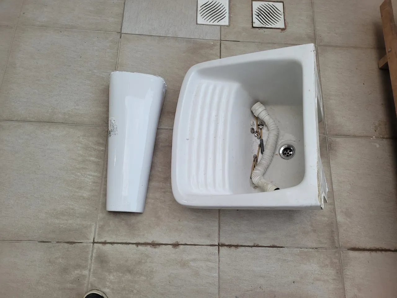 Cuba de Lavanderia com Coluna - Ideal para seu espaço!