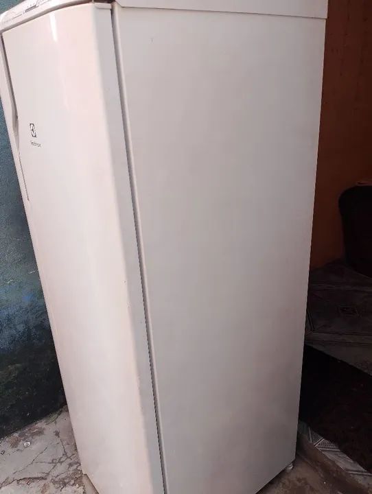 Geladeira Electrolux Branca Frost Free loop - Foto 3