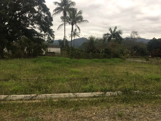 Terreno 220 Metros quadrados, Vendo ou troco por carro.