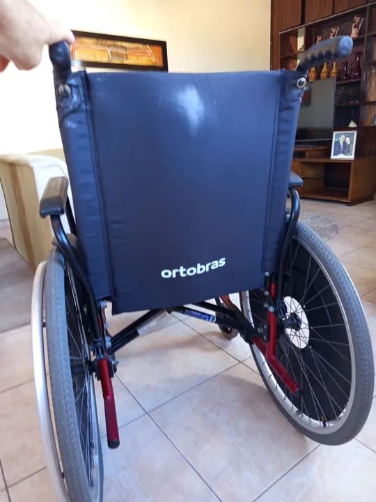 Cadeira de Rodas Ortobrás - Ótimo estado - Foto 3