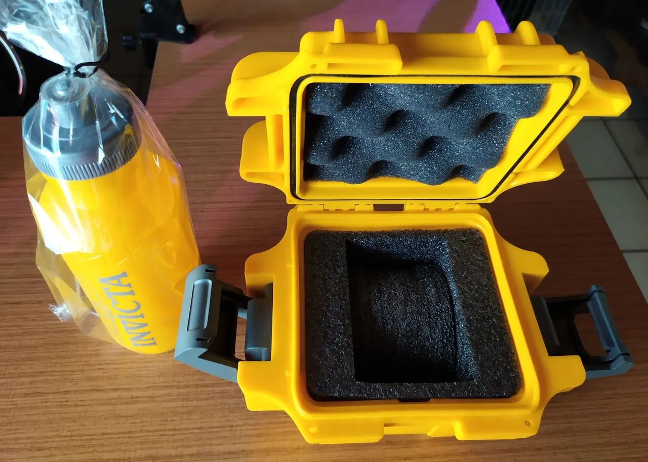  Estojo maleta Exclusivo + Squeeze invicta 