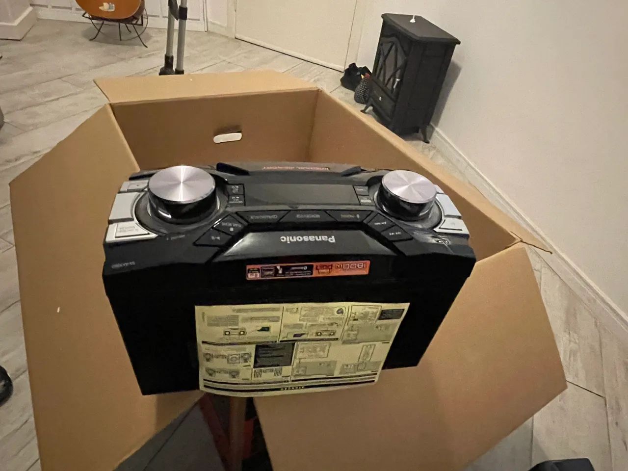 Mini system Panasonic AKX880 1800 watts com subwoofer - Foto 4