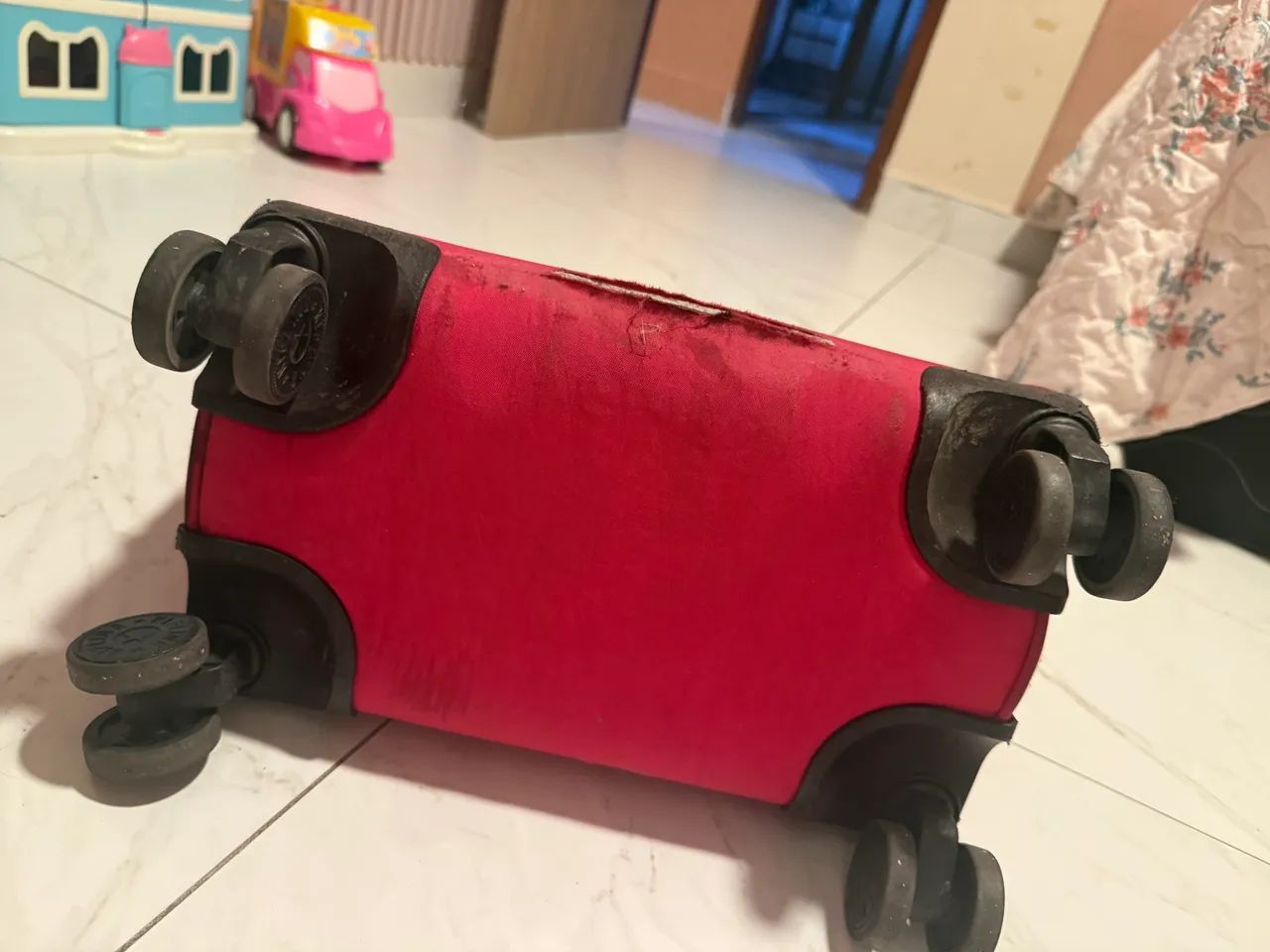 Kit mochila Kipling rodinhas com lancheira e estojo - Foto 4