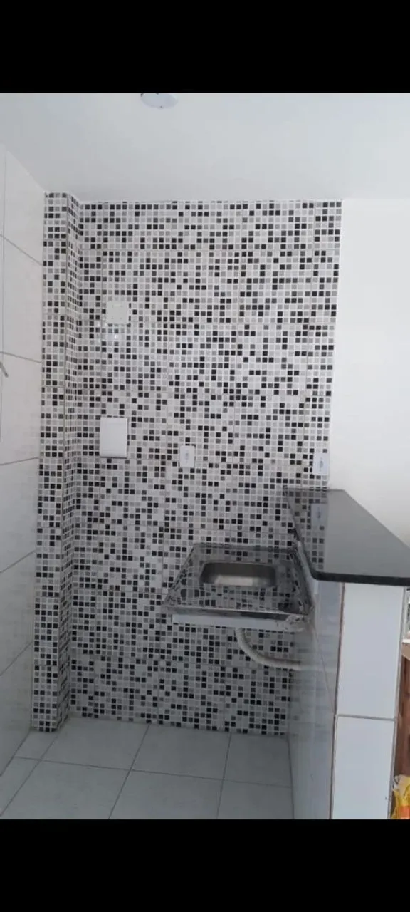 Casa de 1/4 bem localizada na Lapinha.