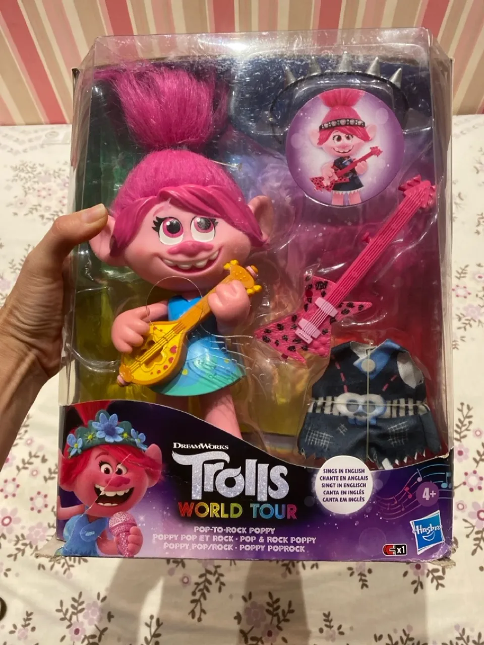 Boneca Poppy Trolls World Tour Pop-to-Rock
