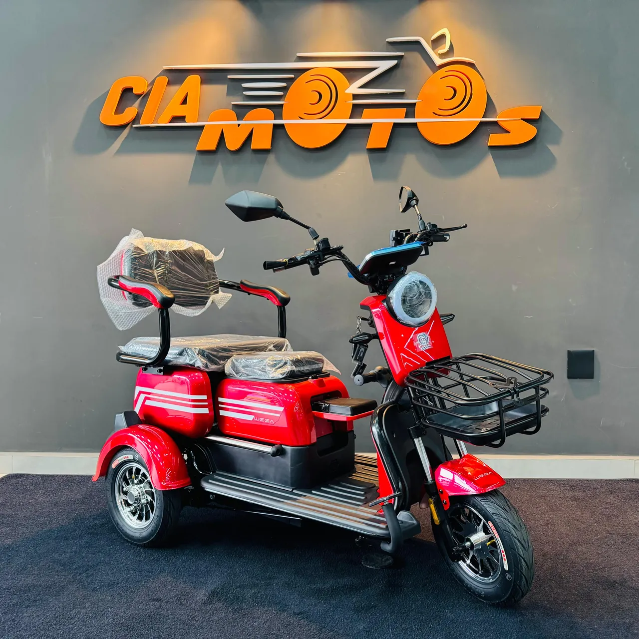 Triciclo Elétrico Vermelho com Cesta - CIA Motos