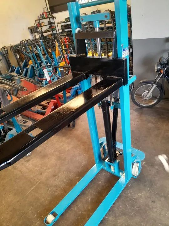 Empilhadeira Manual - Capacidade 1.0 ton. - Foto 2