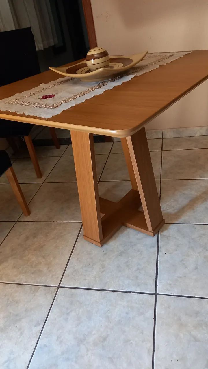 Mesa de Jantar 90 cmt em Madeira - Usada - Foto 2