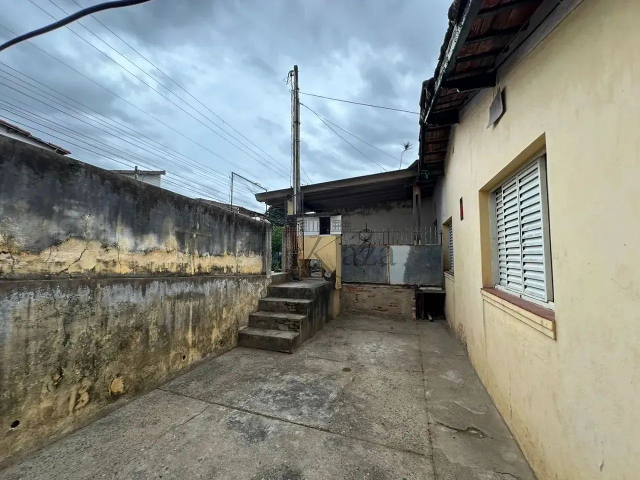 Oportunidade - Terreno com três casas - Jardim das Indústrias - Jacareí - 260m². - Foto 4