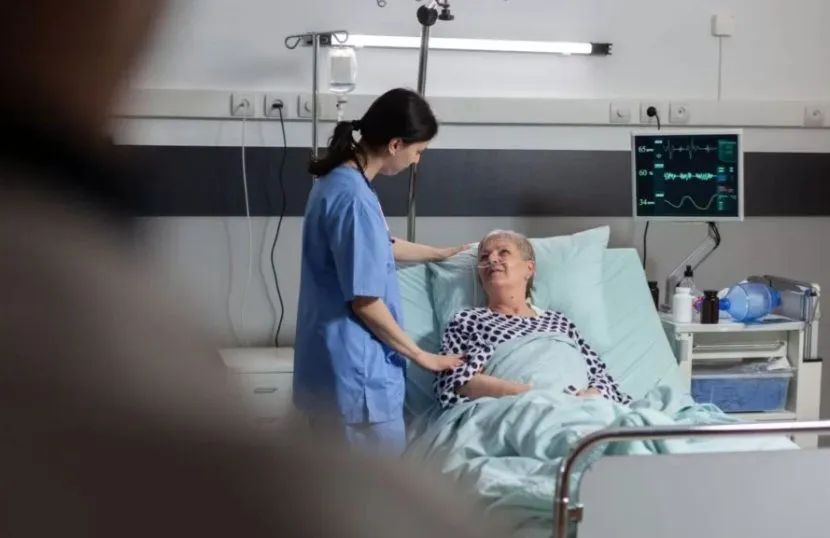 Acompanhante hospitalar 