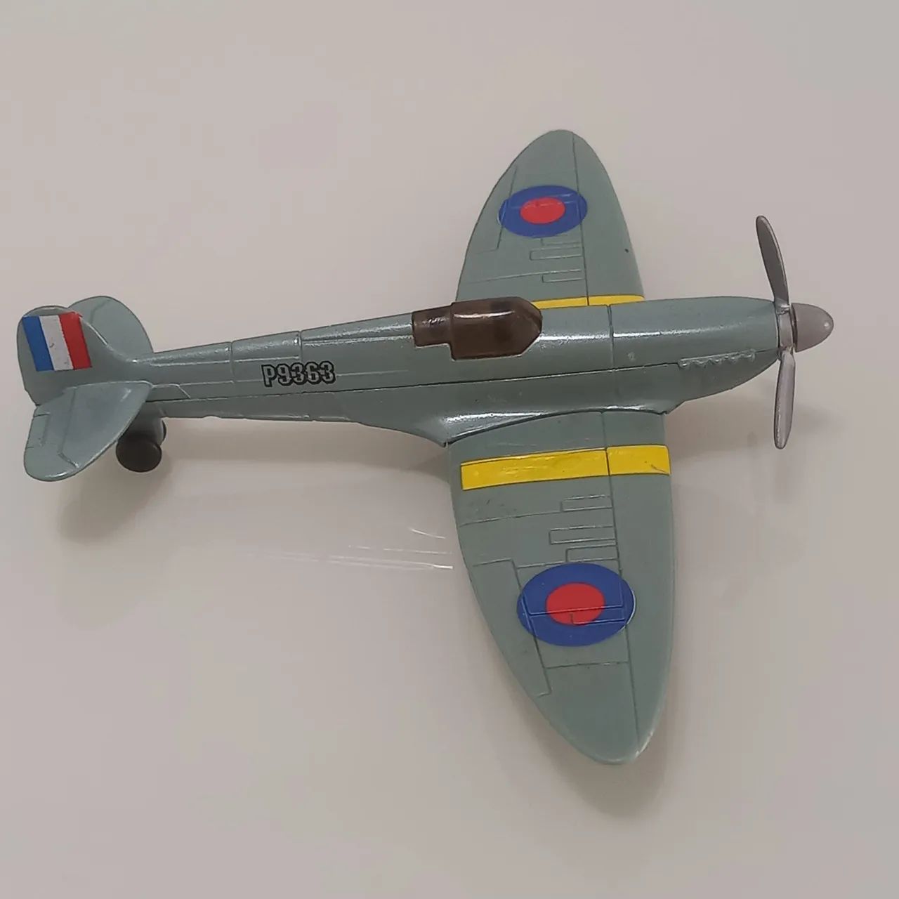 Miniatura Avião Spitfire P9363 - Foto 2