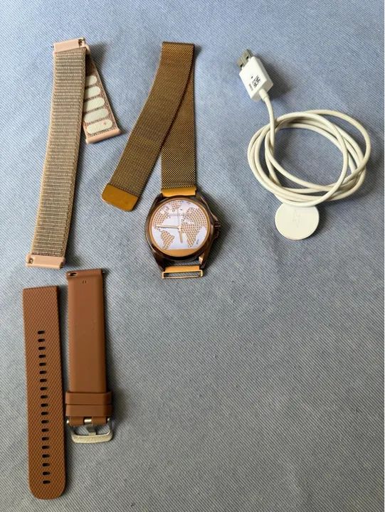 Smartwatch Michael Kors dourado com pulseira de metal - Foto 6