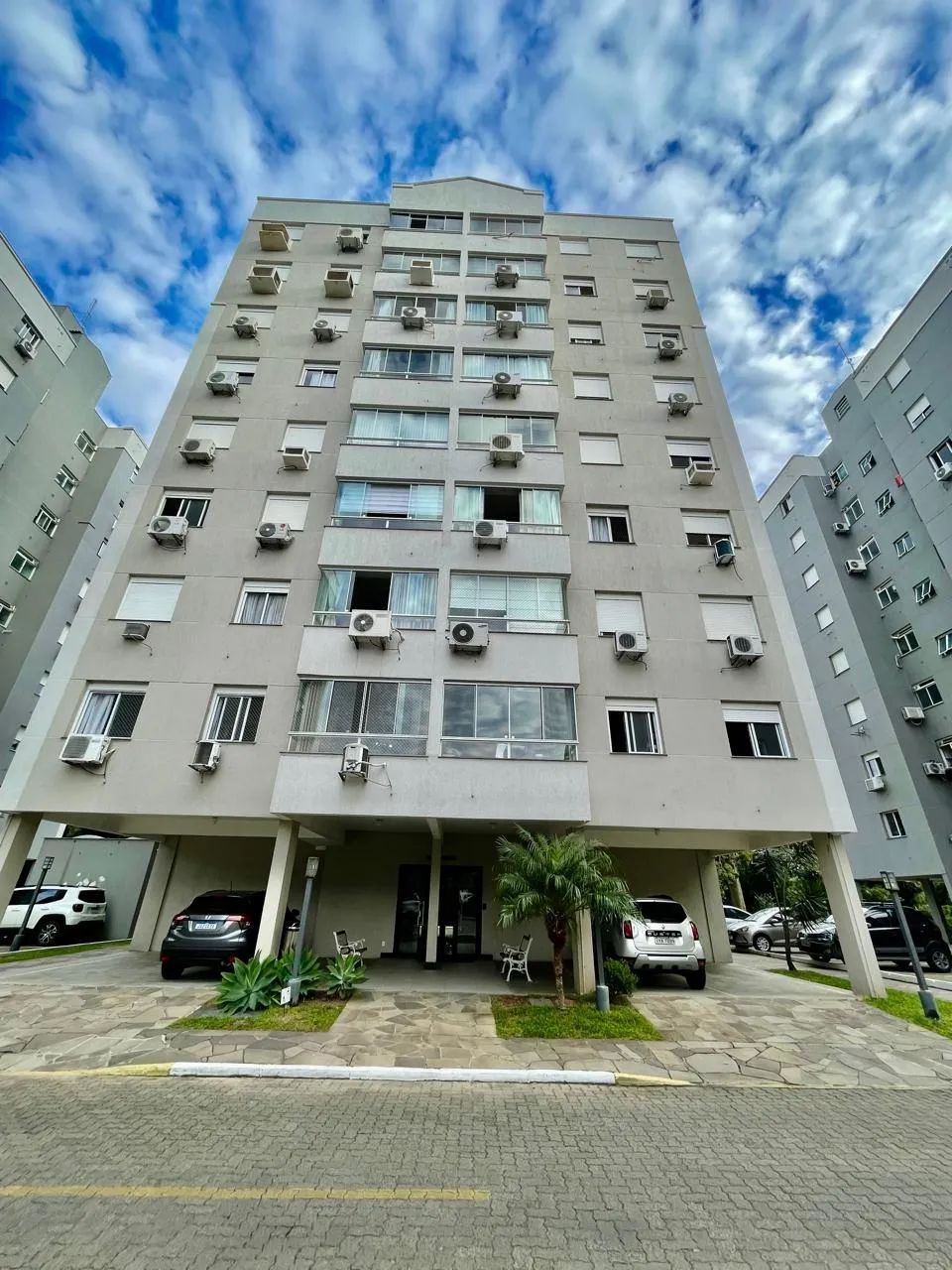 Apartamento 9° andar com 3 dormitórios vaga de garagem- Condominio com Piscina Próximo ao 