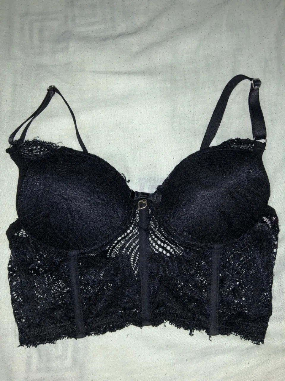 Cropped de renda com bojo