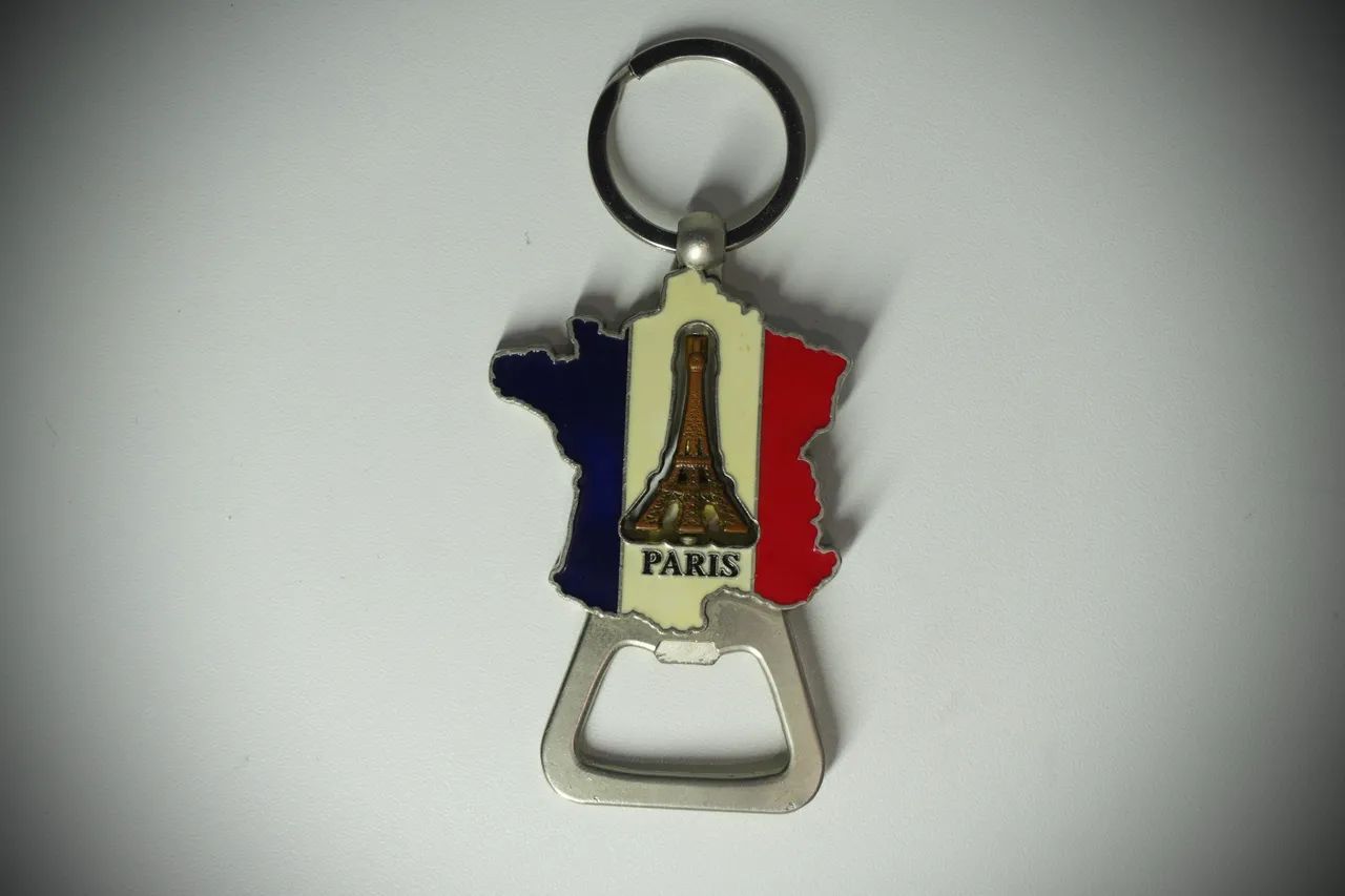Chaveiro abridor de garrafa Paris  - Foto 2