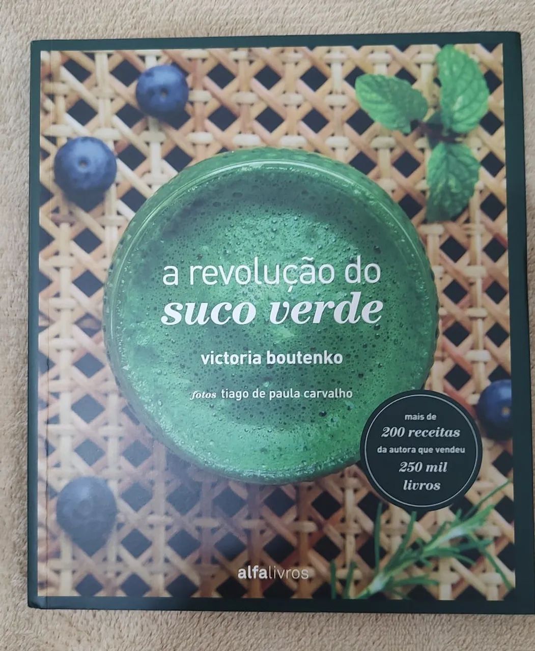 Livro: A Revolução do Suco Verde - Victoria Boutenko - Livros e ...