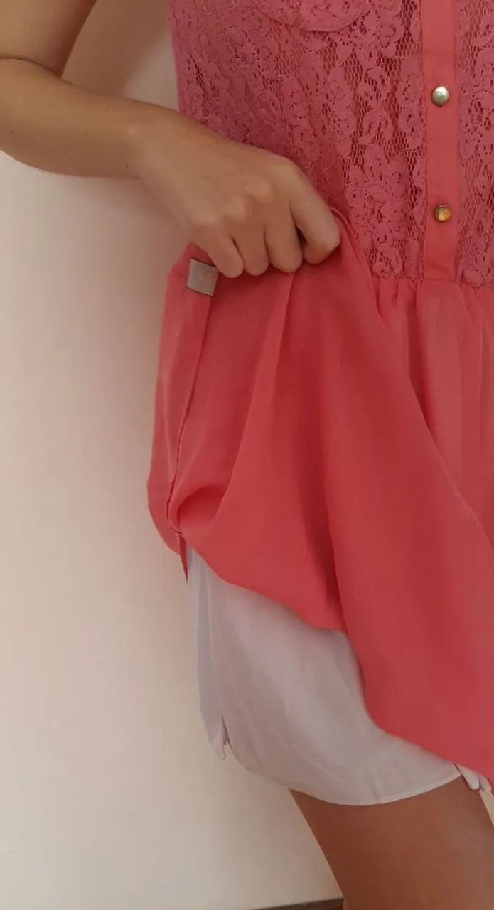 Vestido rosa com detalhes em renda - Foto 3