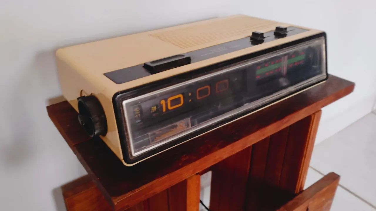 Rádio Antigo CCE Plaquetas DT-102 - Raridade 