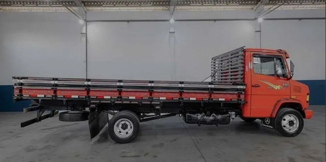 MB 710 carroceria 2012 - Caminhões - Ipiranga, São Paulo
