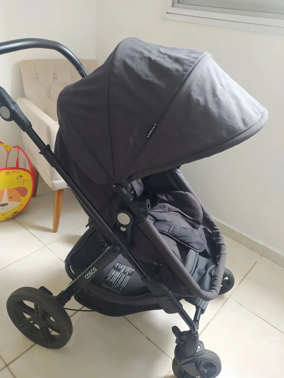 Carrinho moisés Cosco Poppy preto