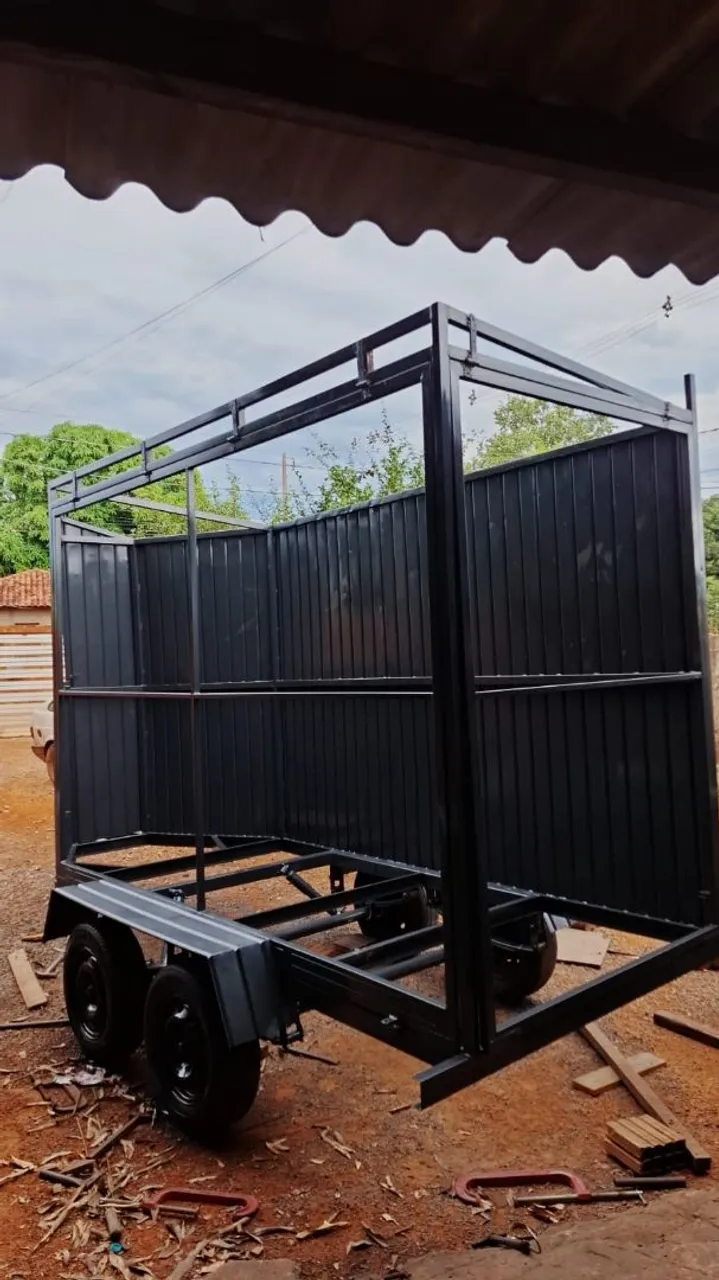 Fabricamos carretinha trucada por encomenda.