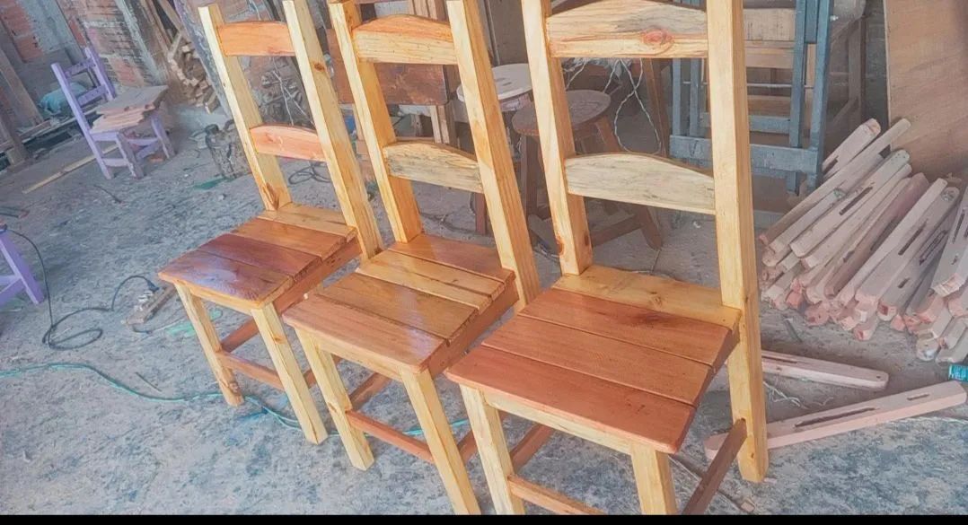  Cadeiras de Madeira - Foto 2