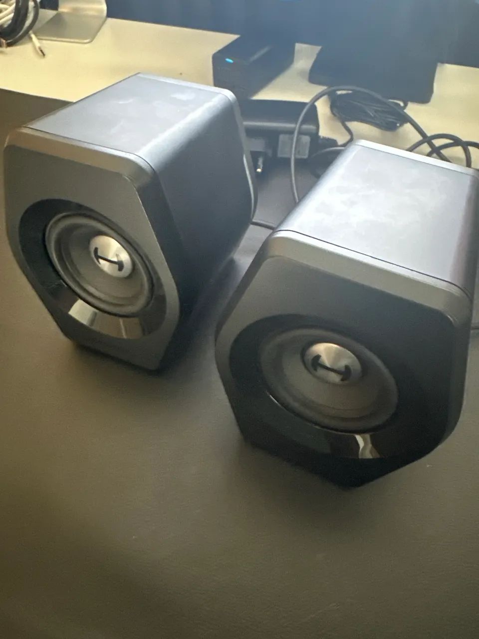 Vendo caixas de som gamer Edifier G2000