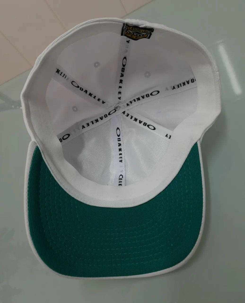 Boné Oakley Tincan Branco e Logo Verde - Foto 3