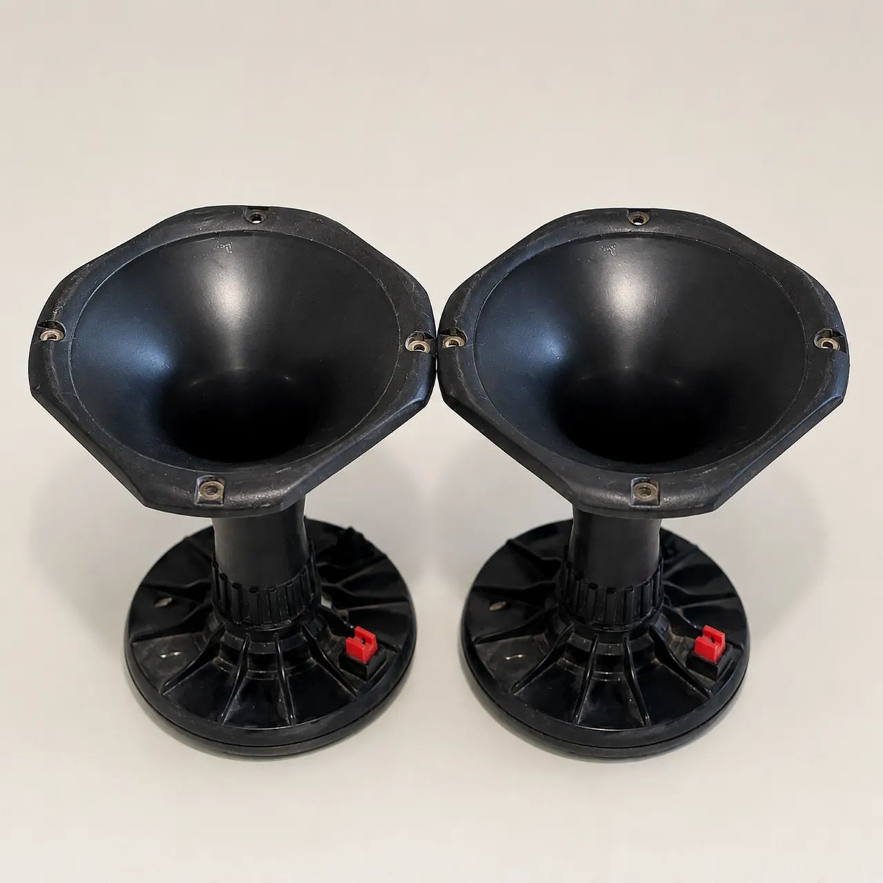 Par Cornetas Champion 500v