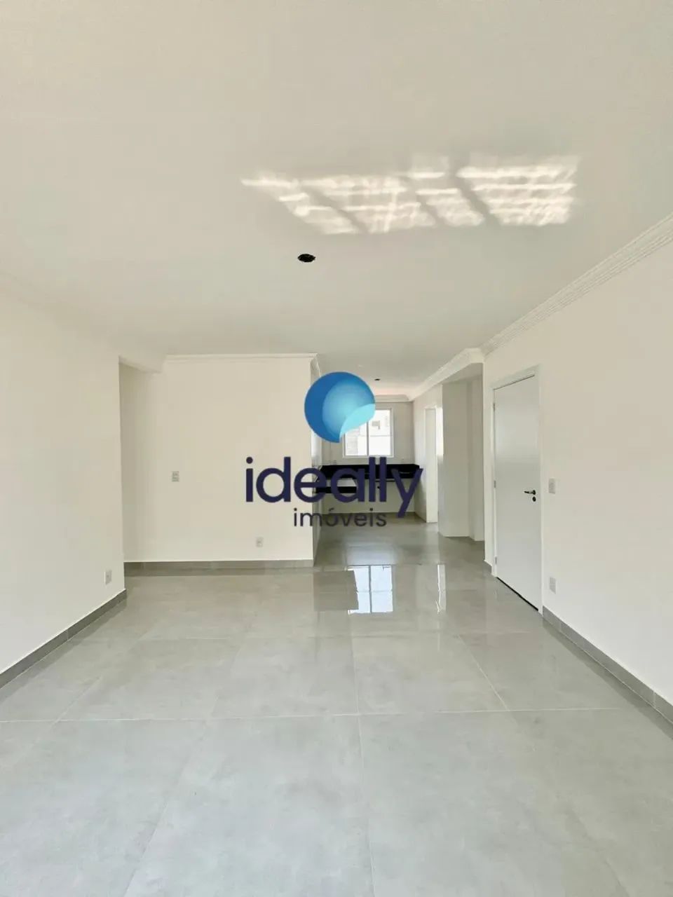 Apartamento com 3 quartos e closet no Cabral, elevador e 2 vagas. - Foto 3