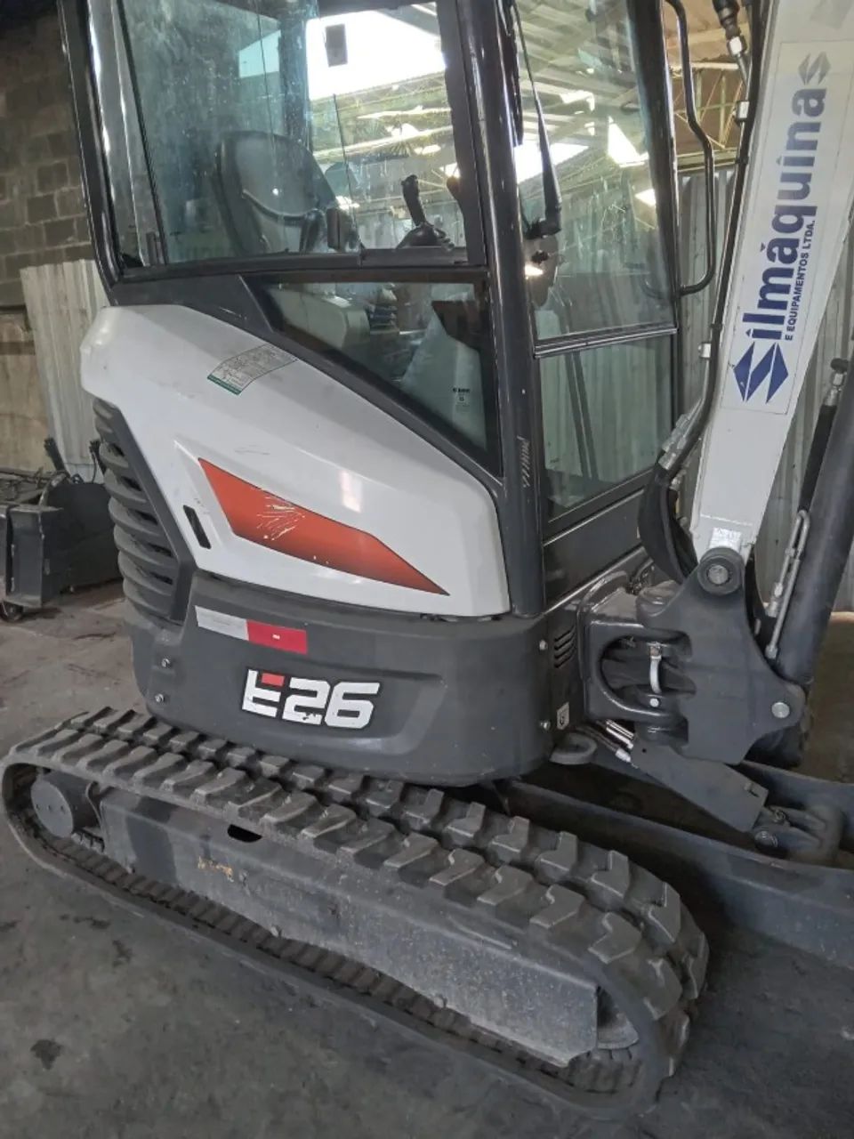 Mini Escavadeira Bobcat Mod. E26 Ano 2022 835.4h C/ Ar Cond - Foto 6