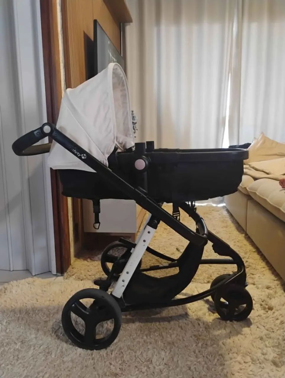 Carrinho de bebe com bebê conforto e base para carro - Foto 3