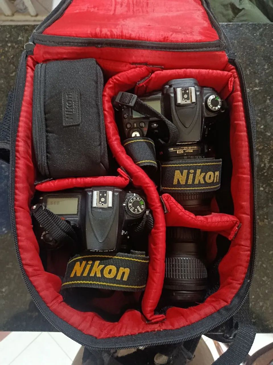 Nikon D90 e D7000. Com lentes e flash. 