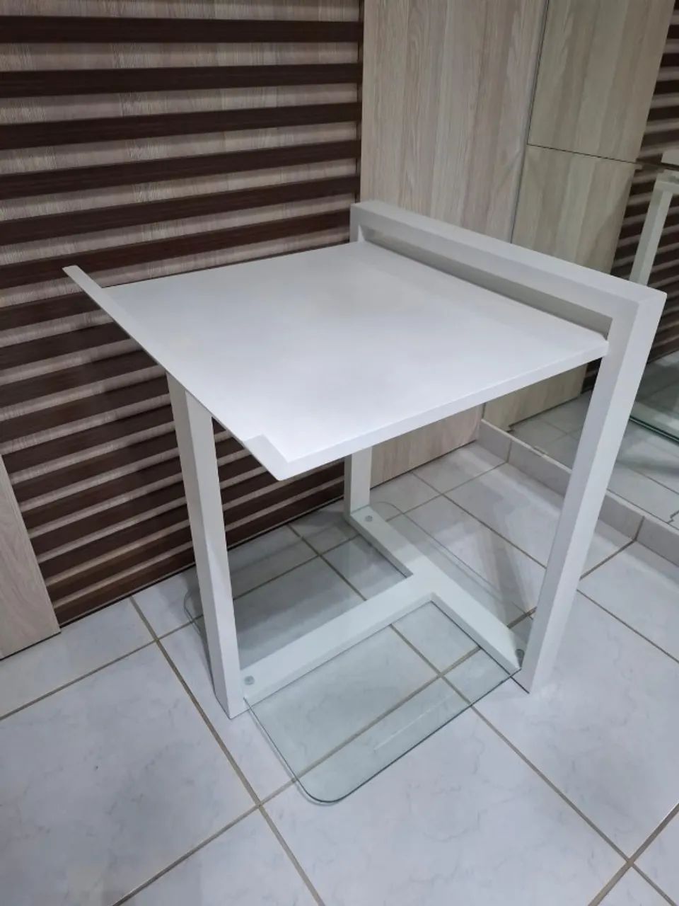 Mesinha de Madeira Maciça - Design Moderno65581380902147124