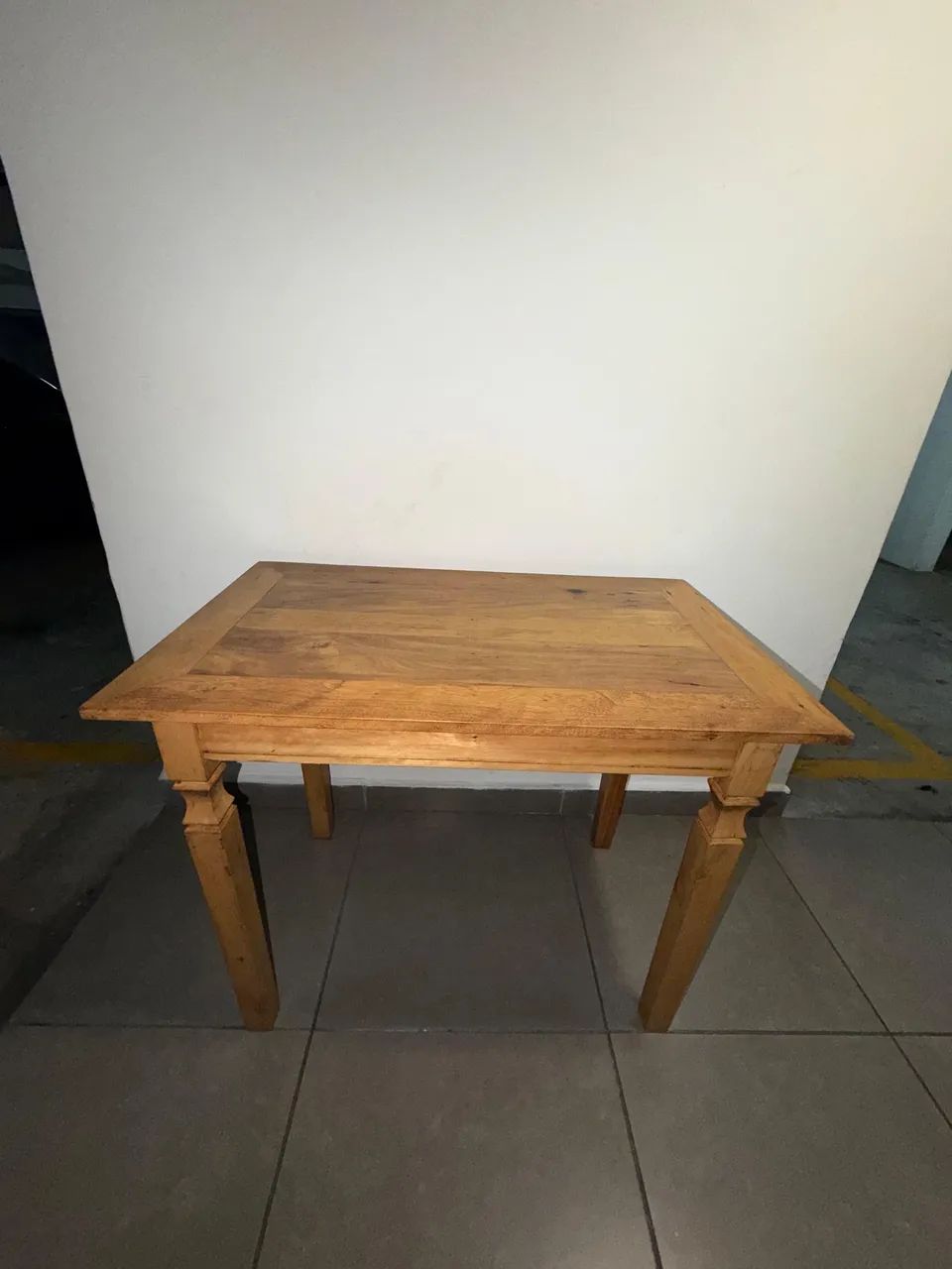 Mesa em madeira 