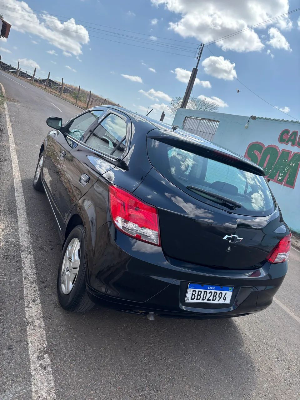 Chevrolet Onix JOY Hatch 1.0 8V Flex Mec. 4P 2017 - Foto 2