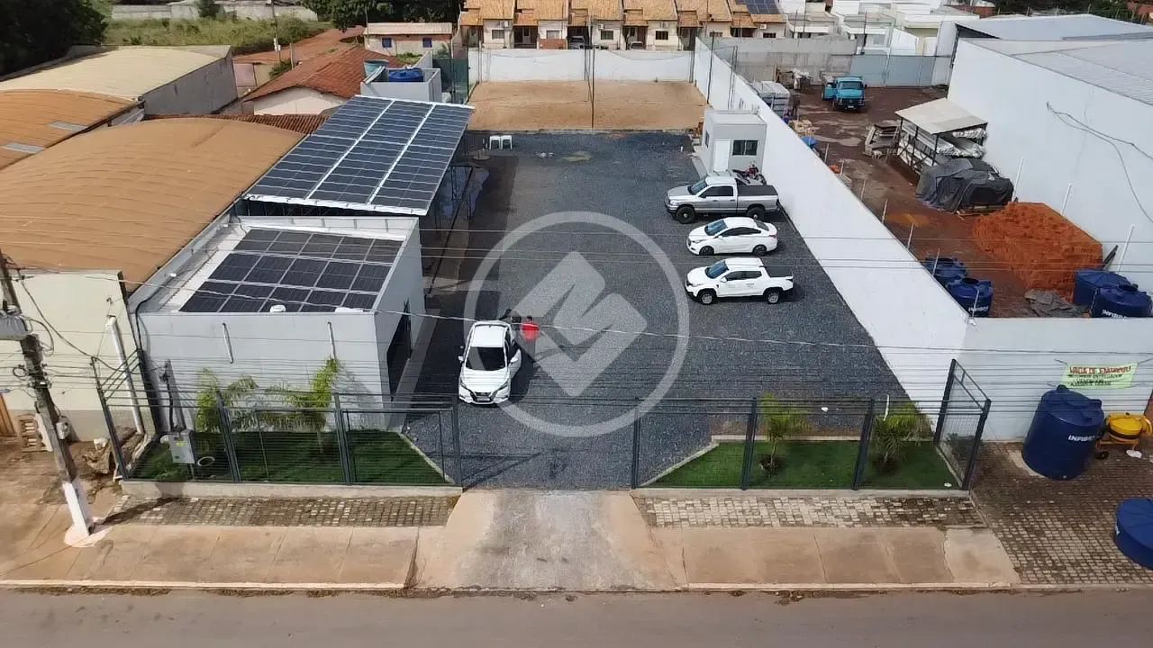 Área comercial com 1.440M2, 185,20 M2 de área construída, recepção, 4.500kwh de energia so