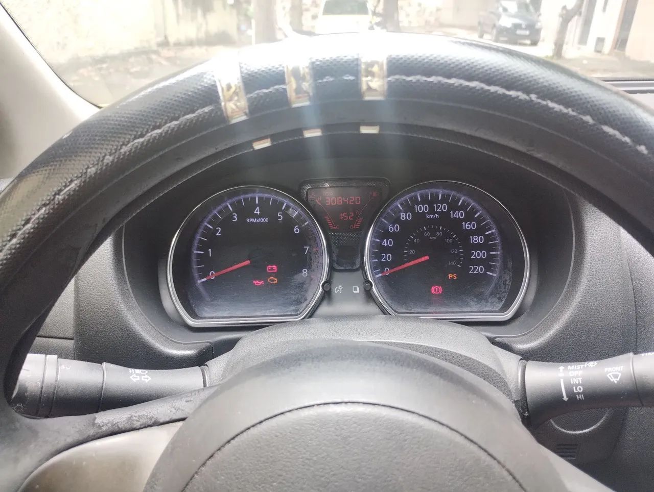 Nissan Versa 1.6 16V FLEX SL 4P MANUAL 2012