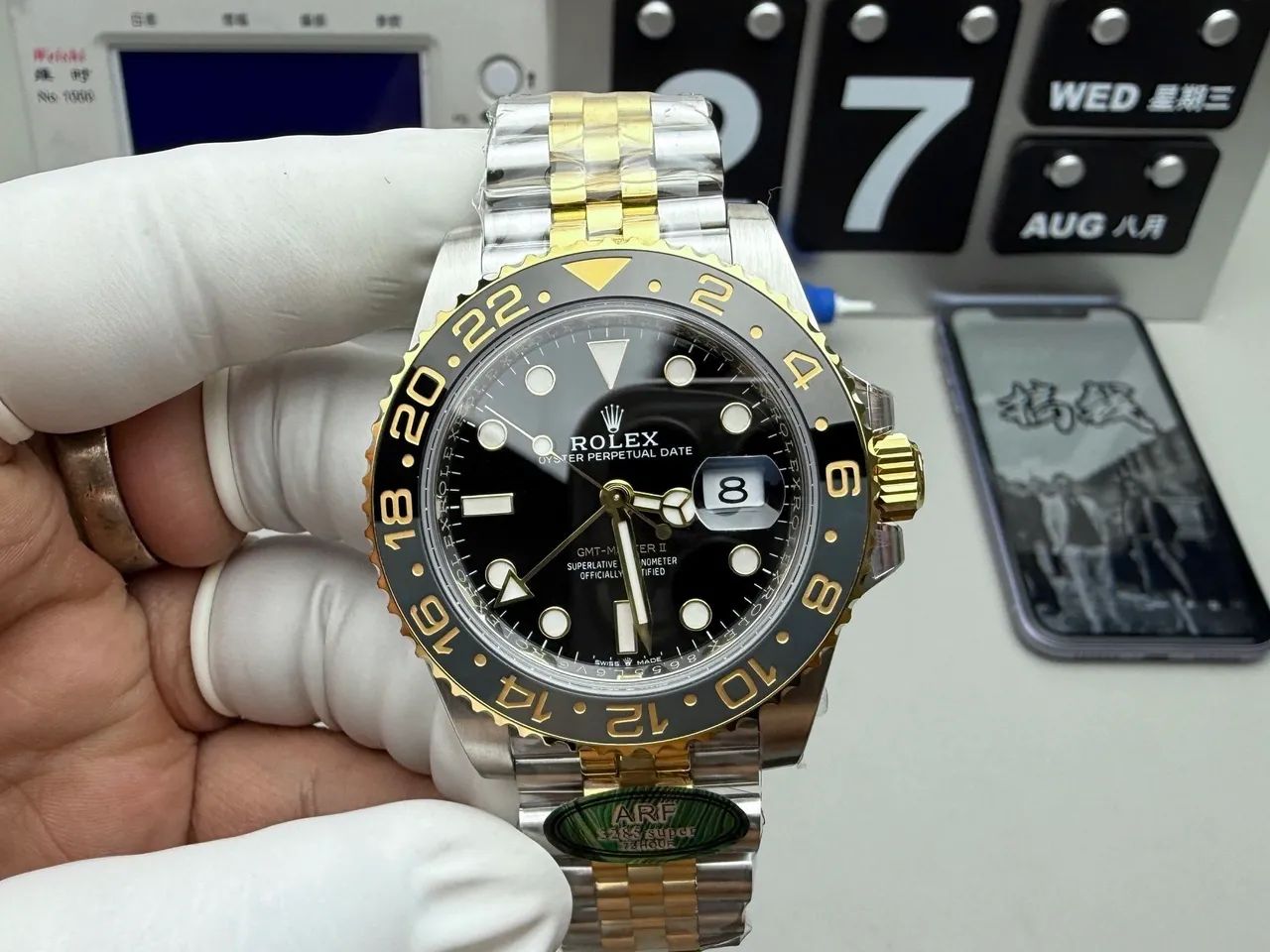 Relógio Rolex GMT-Master II - Preto e Dourado - Foto 2