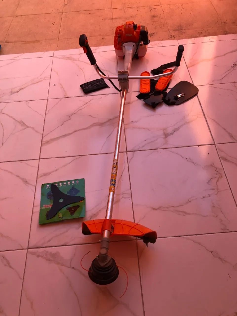 Roçadeira a gasolina Stihl FS_350 NOVA - Foto 3