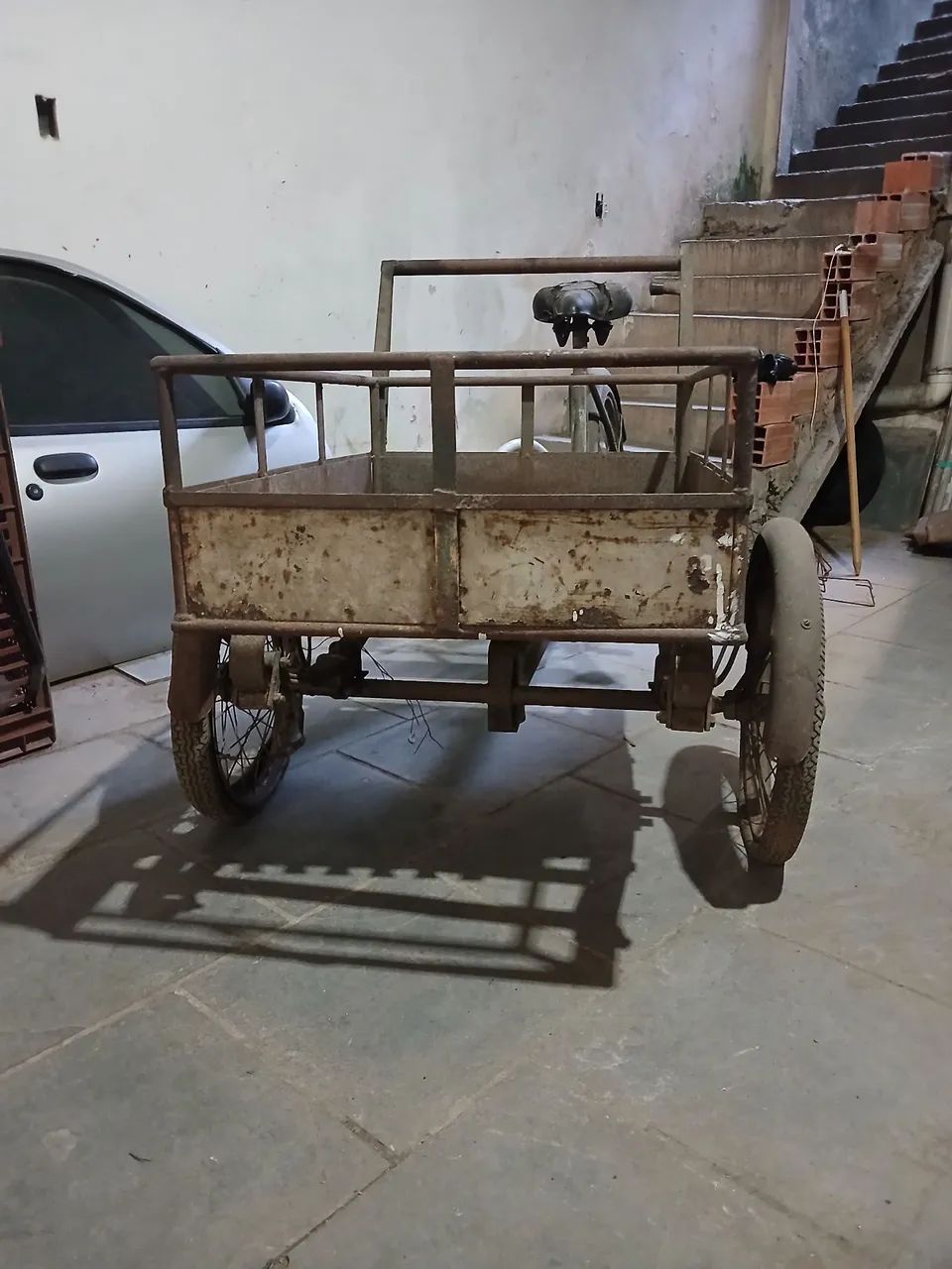 Triciclo de trabalho antigo - Foto 4