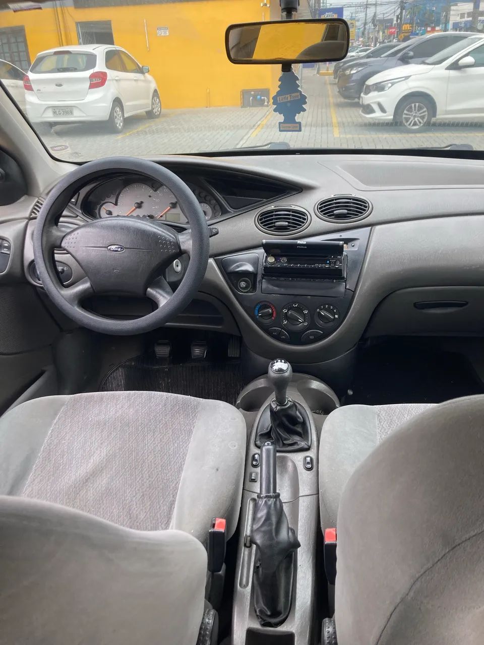 Ford Focus 1.8 16V 5P 2001