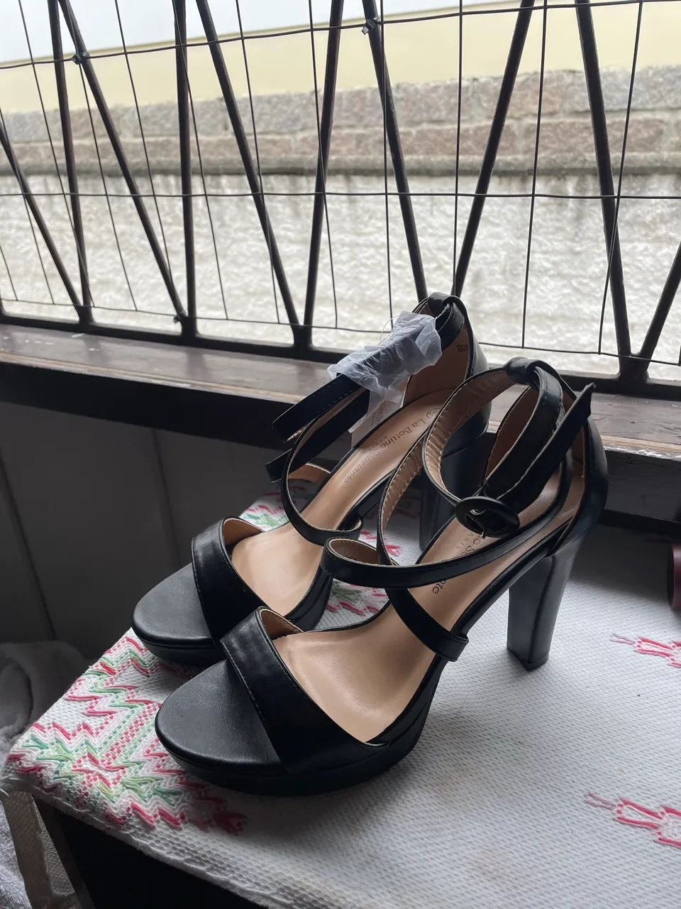 Sapatos Saltos  - Foto 4