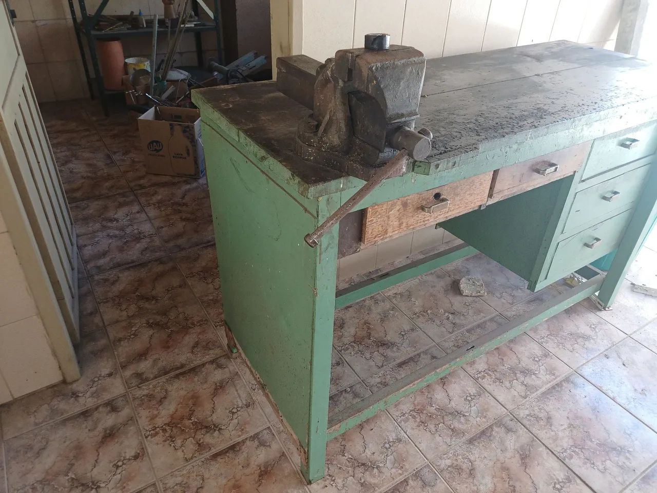 Bancada de Trabalho com Morsa - Foto 2