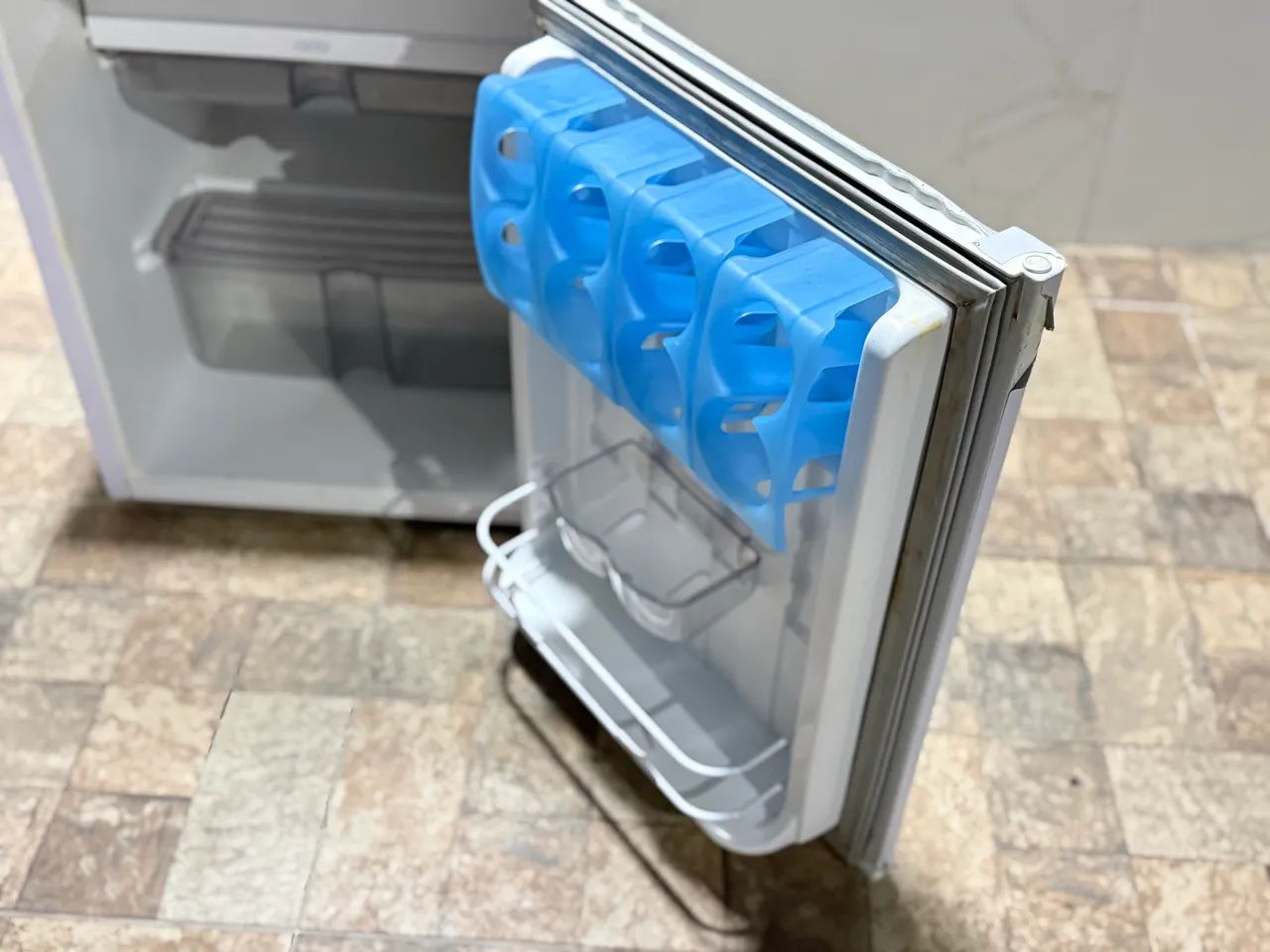 Frigobar Consul Compacto 80 Litros  - Foto 4
