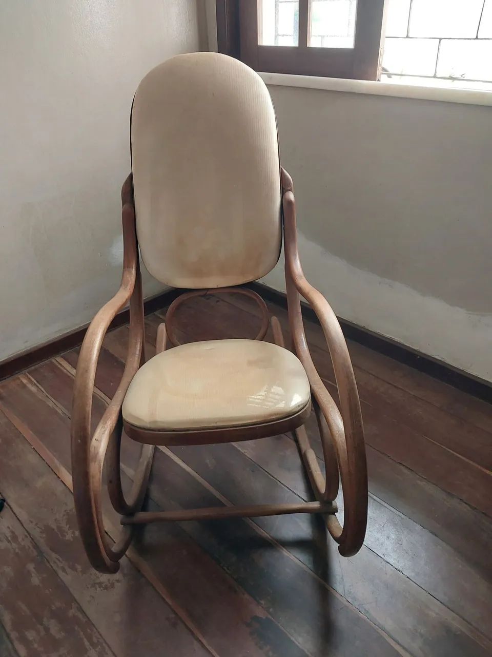 Cadeira balanço  antiga - Foto 2