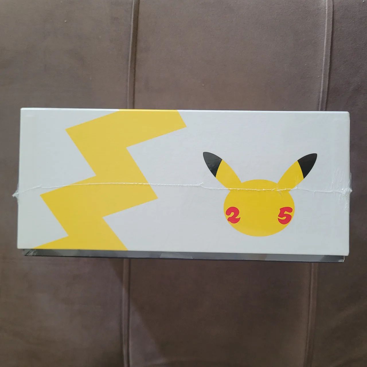 Box Pokémon Coleção Dourada Celebrações 25 Anos - Copag - Foto 3